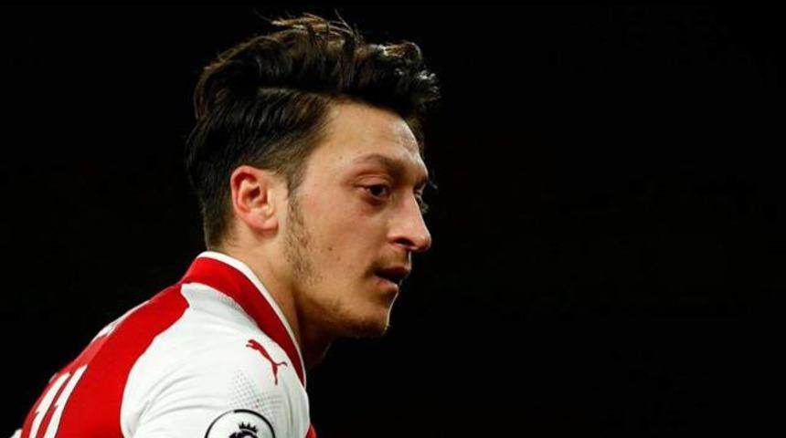 Mesut i&ccedil;in flaş iddia: "İmzayı atıyor..."