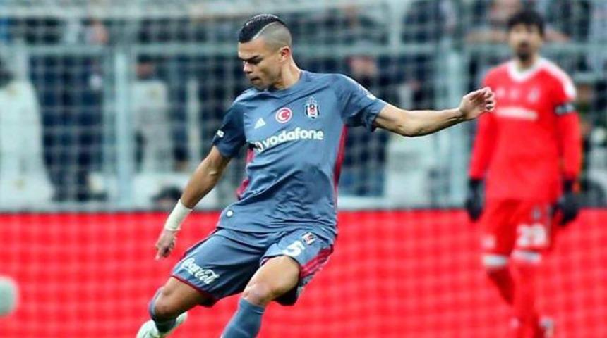 Pepe'den Beşiktaş'a k&ouml;t&uuml; haber