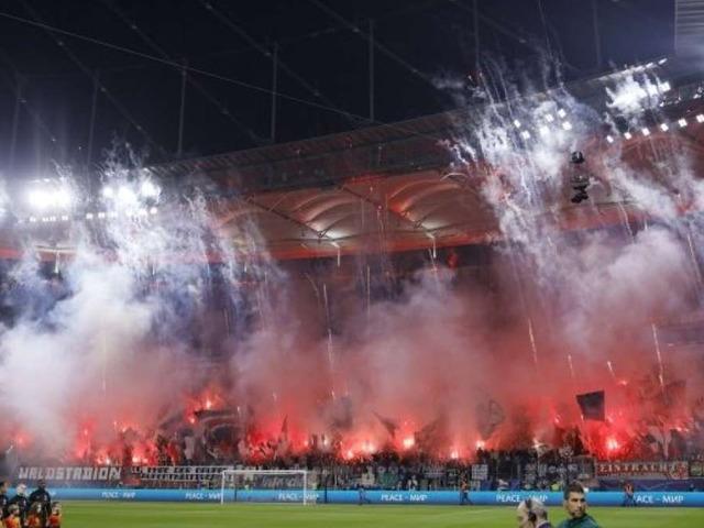 Frankfurt taraftarlarından Galatasaray için saygısızca açıklama! Sosyal medya bu sözlerle yankılandı...