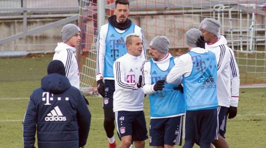 Bayern M&uuml;nih antremanında James Rodriguez ve Rudy kavga etti