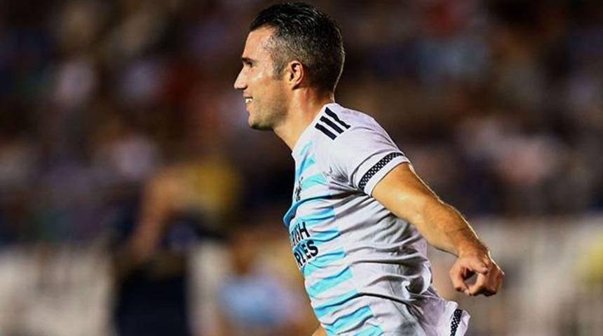 Fenerbah&ccedil;e Van Persie'ye 4.5 ay i&ccedil;in 1.8 milyon euro &ouml;dedi