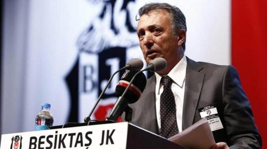 Ahmet Nur &Ccedil;ebi trafik kazası ge&ccedil;irdi