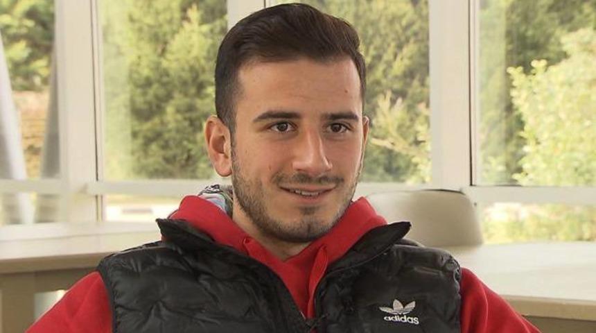 Cenk Tosun'dan Oğuzhan &Ouml;zyakup'a s&uuml;rpriz telefon