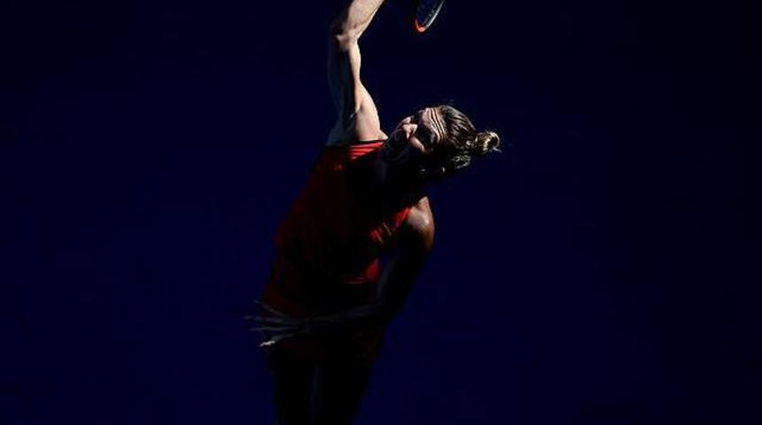 Halep ve Federer tur atladı