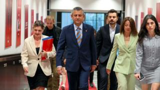 İmzalar gece yarısı geldi, CHP lideri Özgür Özel tarih verdi: 9 Eylül'ü bekleyin!