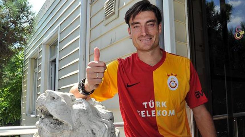 Albert Riera futbolu bıraktı