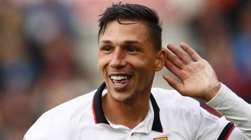 Fatih Terim'in ilk transferi Jose Holebas