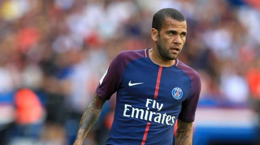 Dani Alves'e 3 maç ceza