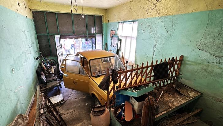 Neredeyse yarım asırdır garajda bekledi: 15 bin Evro'ya satıcı buldu! O otomobil şimdi fuar ürünü olmaya hazırlanıyor G3