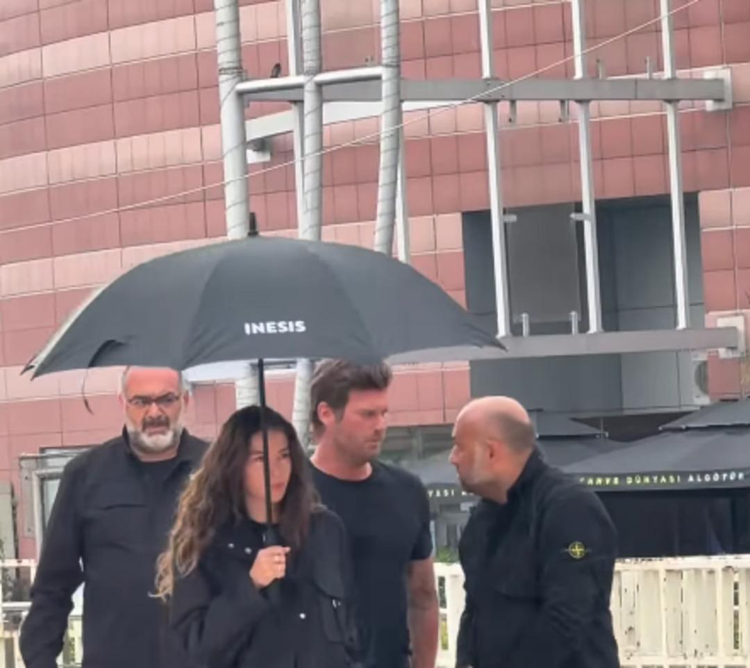 Halit Yukat a veda... Acılı eş tabuta sarıldı, Kıvanç Tatlıtuğ cenazede gözyaşlarını tutamadı 2