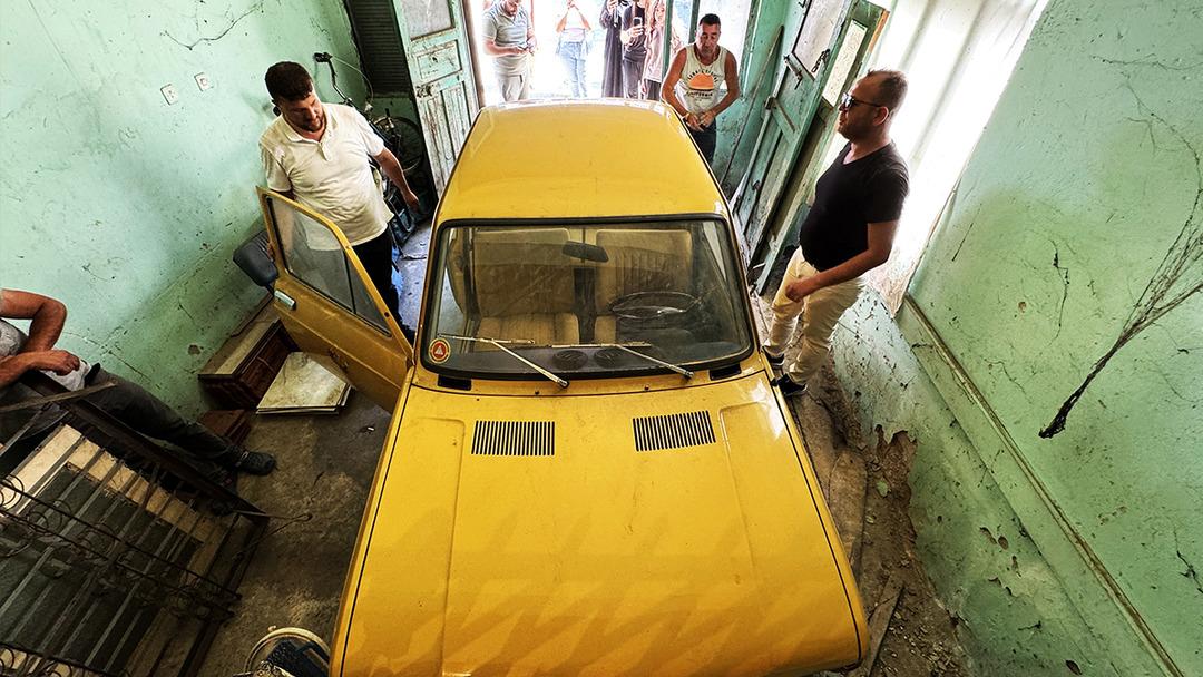 Neredeyse yarım asırdır garajda bekledi: 15 bin Evro'ya satıcı buldu! O otomobil şimdi fuar &uuml;r&uuml;n&uuml; olmaya hazırlanıyor