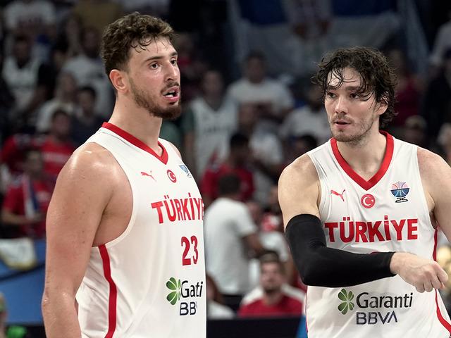 A Milli Erkek Basketbol takımımız EuroBasket 2025 son 16 turunda İsveç'i geçerek adını çeyrek finale yazdırdı! 