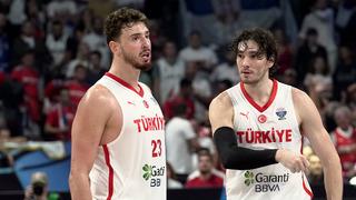 A Milli Erkek Basketbol takımımız EuroBasket 2025 son 16 turunda İsveç'i geçerek adını çeyrek finale yazdırdı! 