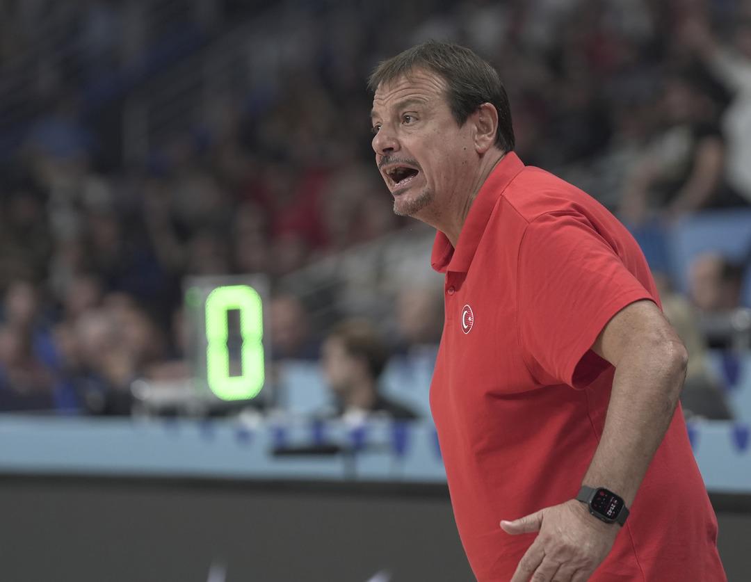 Ergin Ataman ı kızdırdılar! Eurobasket 2025 teki zafer sonrası röportajda tepki gösterdi: "Saçmalık" 1