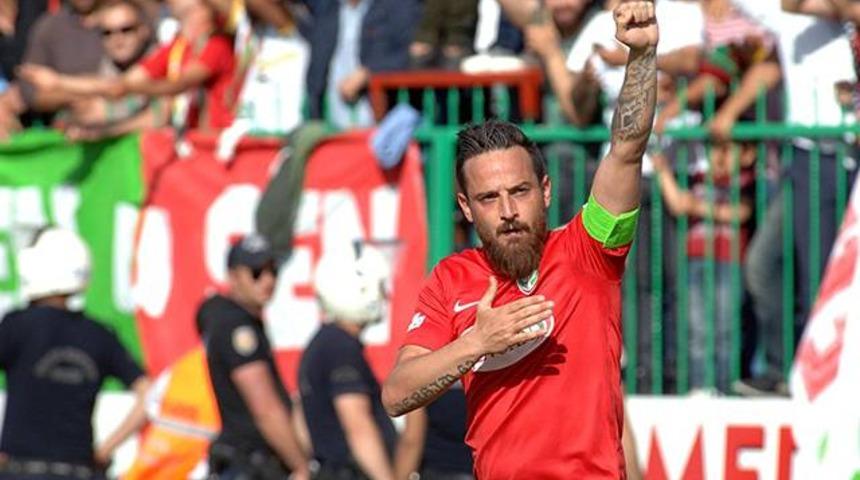 Deniz Naki'ye 3 yıl 6 ay men cezası! T&uuml;rkiye'de futbol oynayamayacak