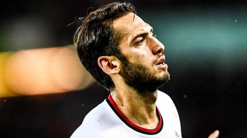 Hakan &Ccedil;alhanoğlu'ndan Fenerbah&ccedil;e ve Galatasaray a&ccedil;ıklaması