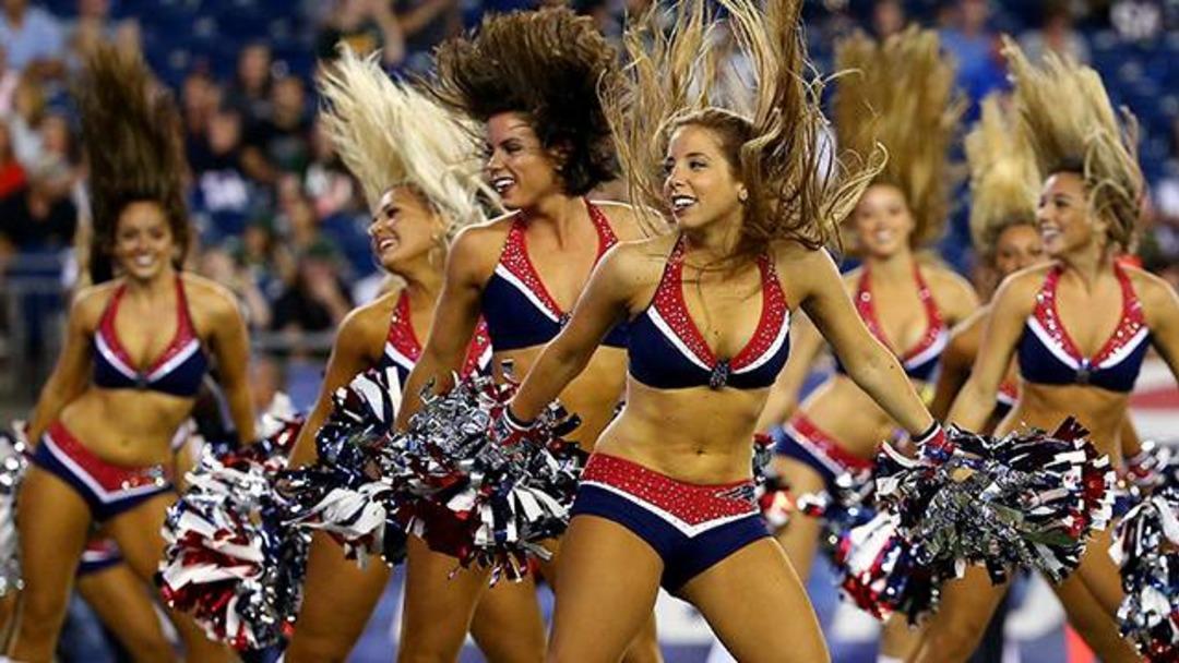 Super Bowl'da t&uuml;m g&ouml;zler ponpon kızlarda olacak