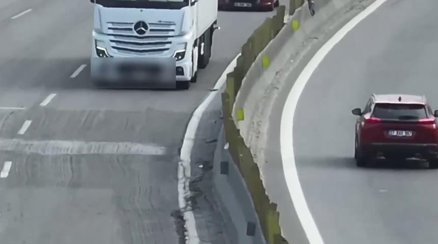 Sol şeridi ihlal eden tır ve kamyon sürücülerine para cezası