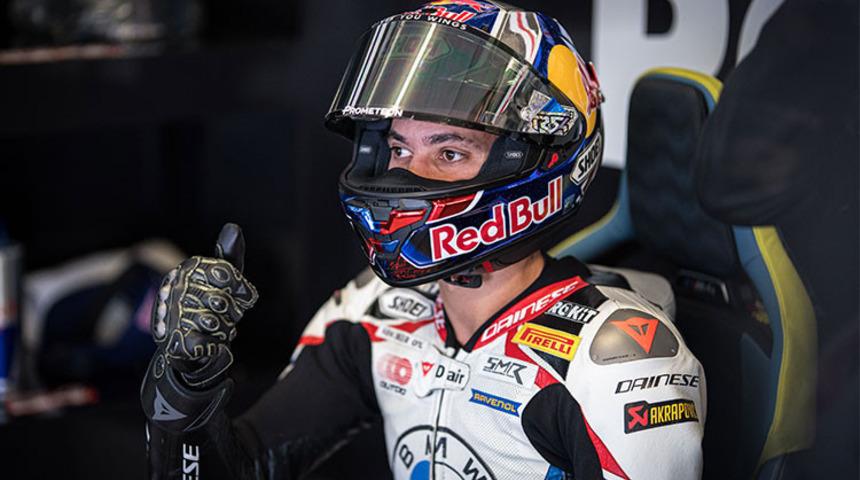 Milli motosikletçi Toprak Razgatlıoğlu'ndan inanılmaz zafer! Rakibine fark attı