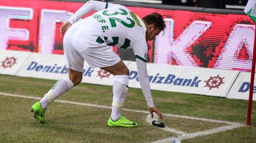Bursaspor-Beşiktaş ma&ccedil;ında ortalık karıştı