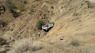 Hafif ticari araç uçuruma yuvarlandı: 1 ölü, 4 yaralı