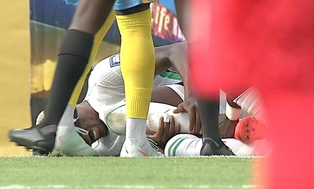 Şampiyonlar Ligi ne günler kala Galatasaray a Osimhen den kahreden haber! Sakatlanarak oyundan çıktı... 1