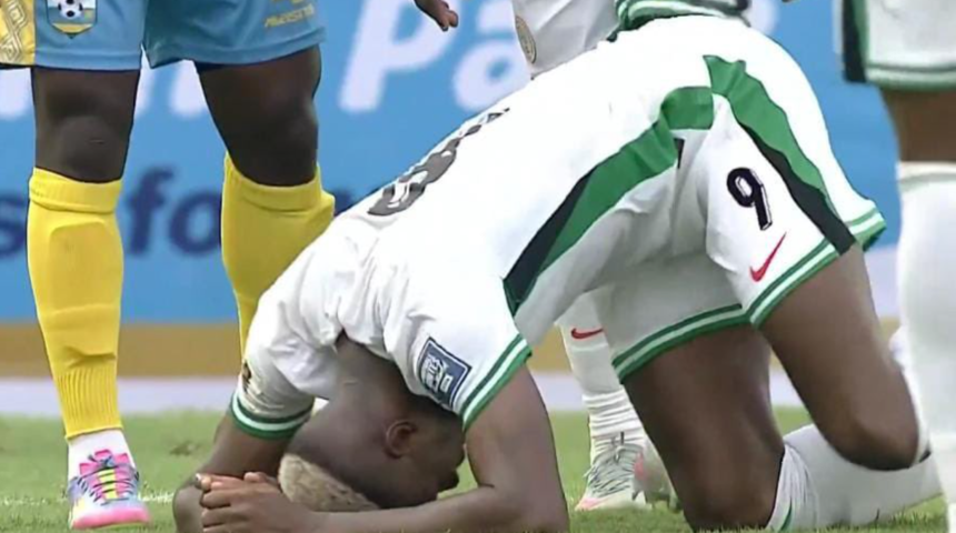 Şampiyonlar Ligi'ne günler kala Galatasaray'a Osimhen'den kahreden haber! Sakatlanarak oyundan çıktı...