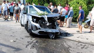 Kırmızı ışık ihlali yapan araç, gelin arabasıyla çarpıştı: 1 yaralı 