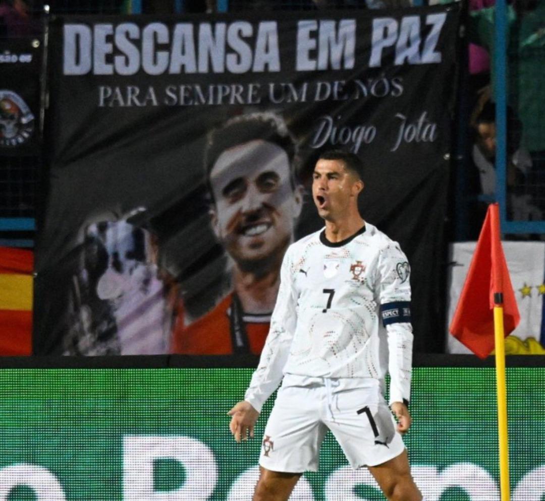 40 yaşındaki Cristiano Ronaldo gençlere nazire yapıyor! Çıktığı maçta yine 2 tane attı 2