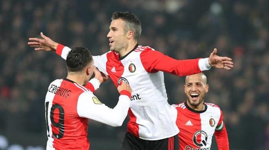 Van Persie Feyenoord'daki ilk golünü kaydetti