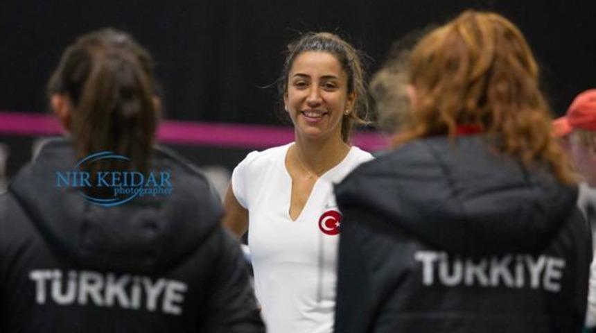 Çağla Büyükakçay, FED Kupası'nda tarihe geçti