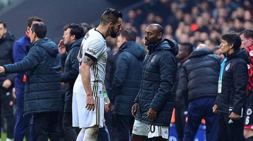 Vagner Love'dan Alvaro Negredo'ya destek
