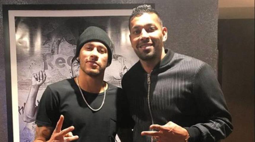 Andre Santos ve Neymar'dan Boluspor'a destek