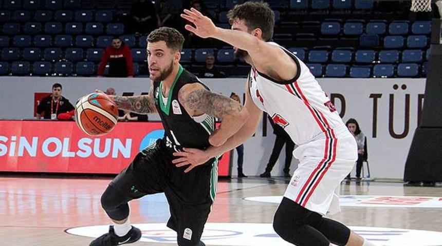 PTT Erkekler T&uuml;rkiye Kupası'nda ilk yarı finalist Dar&uuml;şşafaka