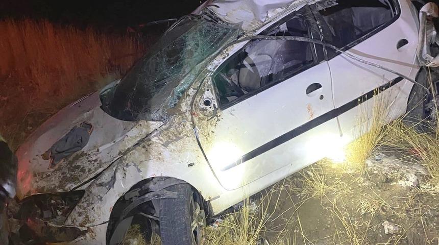 Domaniç’te takla atan otomobilde 3 kişi yaralandı