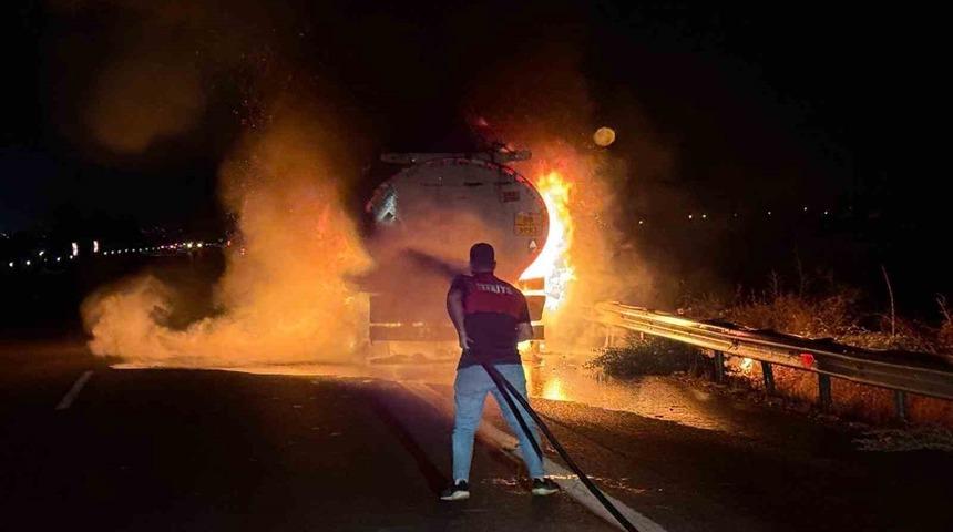 Osmaniye’de akaryakıt yüklü tanker alev aldı