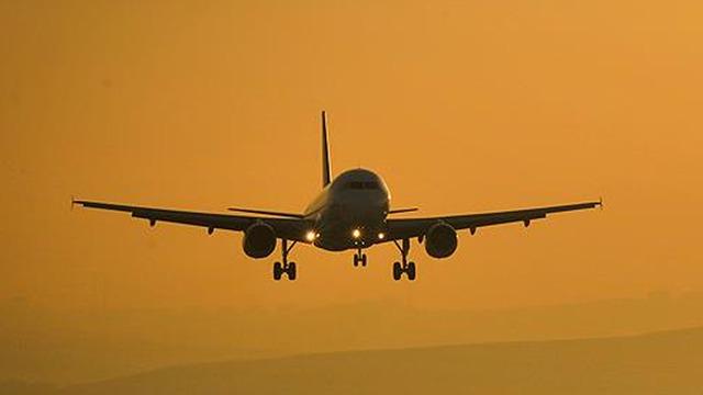 Uçaklarda yeni dönem! Bedava oldu... Bakan Uraloğlu 'Zorunlu' diyerek duyurdu