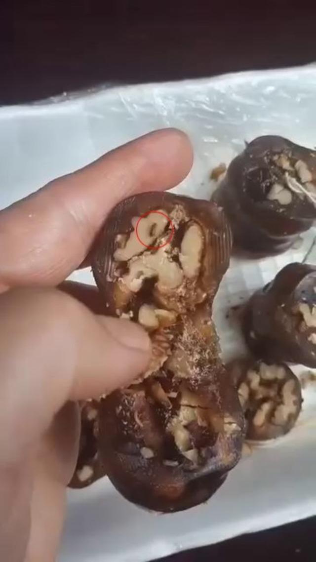 Elazığ’da vatandaşın aldığı orcikten böcek çıktı 2