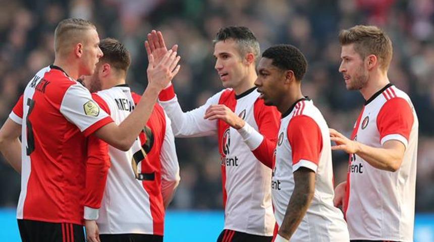 Feyenoord Robin van Persie'nin gol&uuml;yle Heracles'i 1-0 yendi
