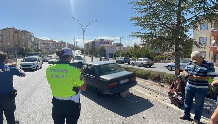 21184067-700x400 Karaman’da karşı şeride geçen otomobilin tekeri koptu