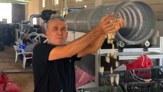 Eğitimini bitirip üretmek için ilçeye döndü, tesis kurdu