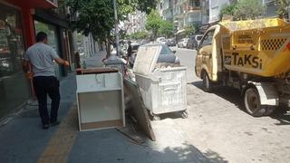 Çöp taksiler hafta sonu da mesaide!