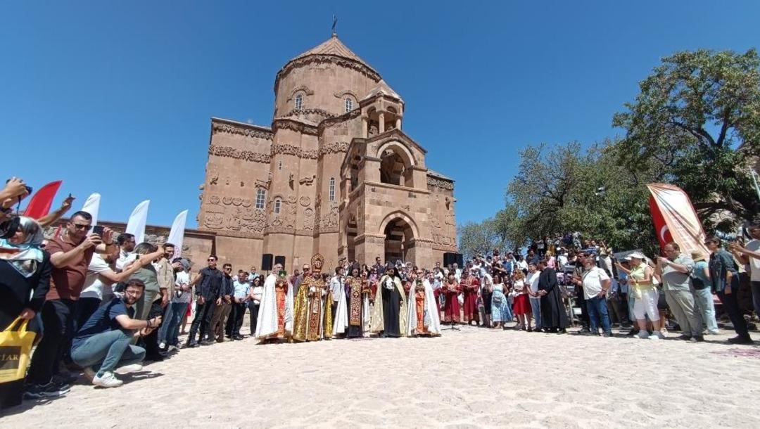 Ermeni ayini sona erdi 1