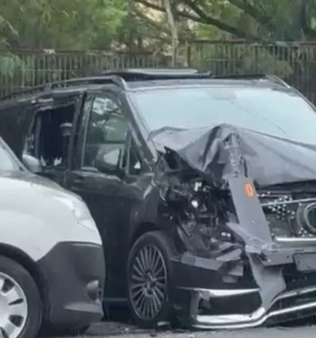 Mauro Icardi den korkutan haber! Lüks aracı kaza yaptı 3