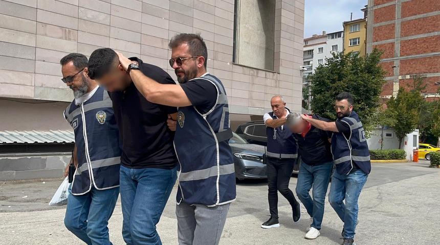 Ambulans kovalayan baba-oğul ters kelepçeli adliyeye sevk edildi