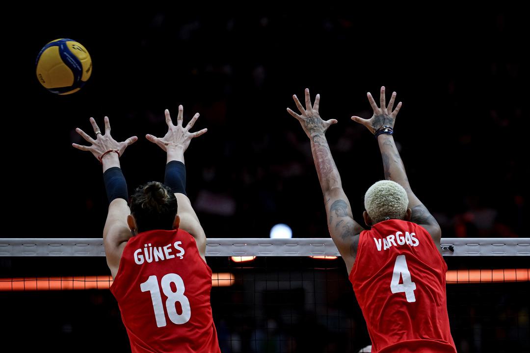 Nefesler tutuldu! Filenin Sultanları İtalya karşısında 1