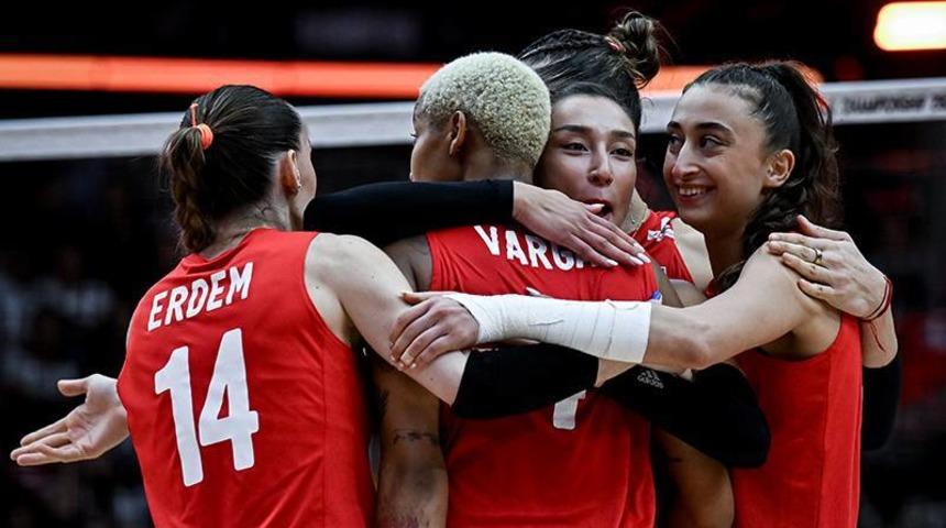 Filenin Sultanları, Dünya Voleybol Şampiyonası final maçında İtalya'ya son sette kaybetti...
