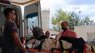 Otomobil ile çarpışan motosikletteki çift yaralandı