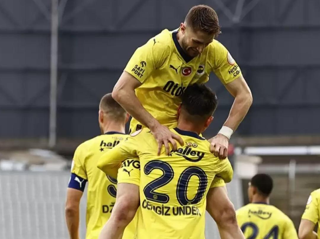 Beşiktaş, Fenerbahçe nin iki yıldızını alıyor! Sergen Yalçın dan dengelerini değiştirecek hamle 1