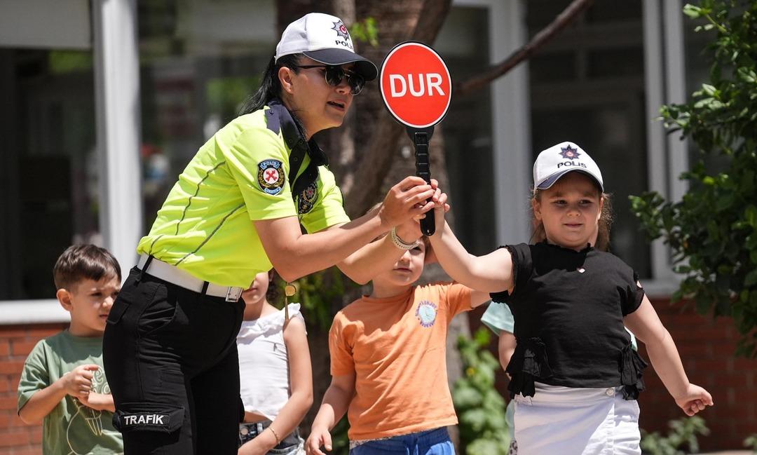 Okul çevrelerinde  internet kafe  hamlesi: Genelge yayımlandı! İşte yeni eğitim yılı için alınan tedbirler 1